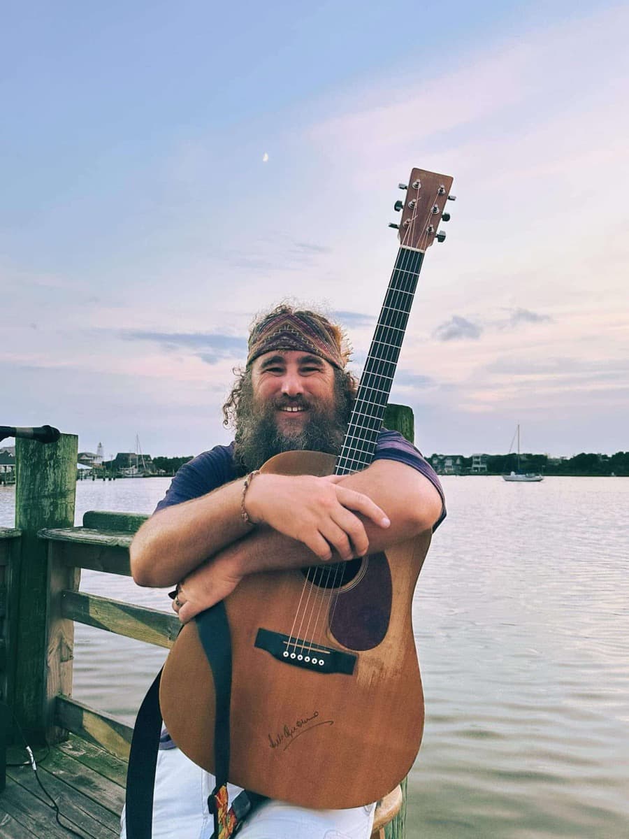 Barefoot Wade performing at Beaufort Bar