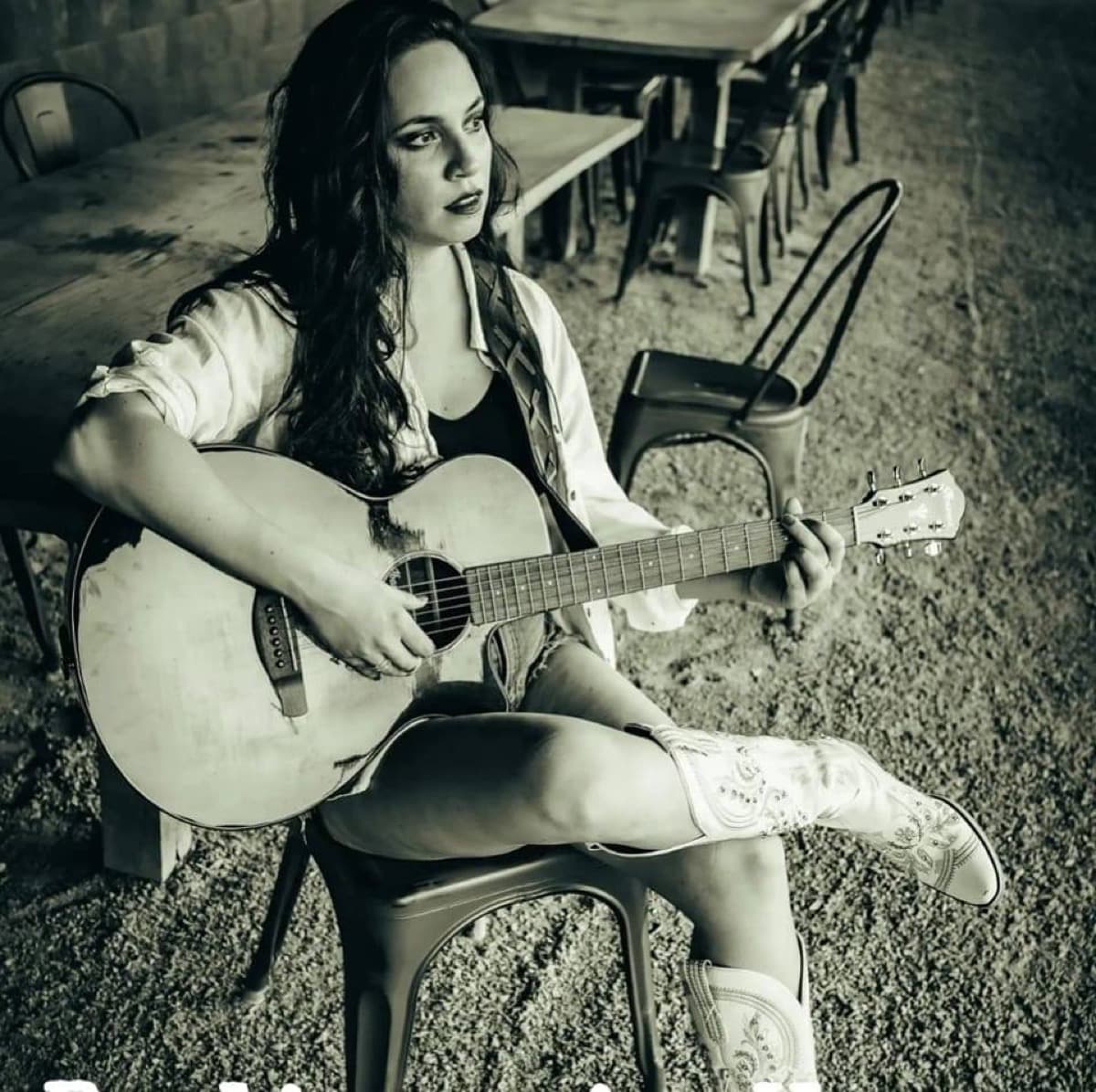Kelsey Hurley performing at Beaufort Bar